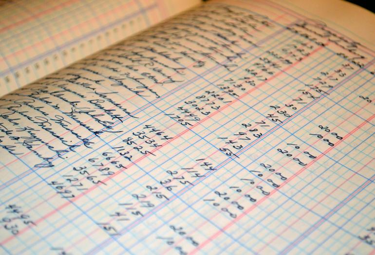 Data and AI-driven financial analysis